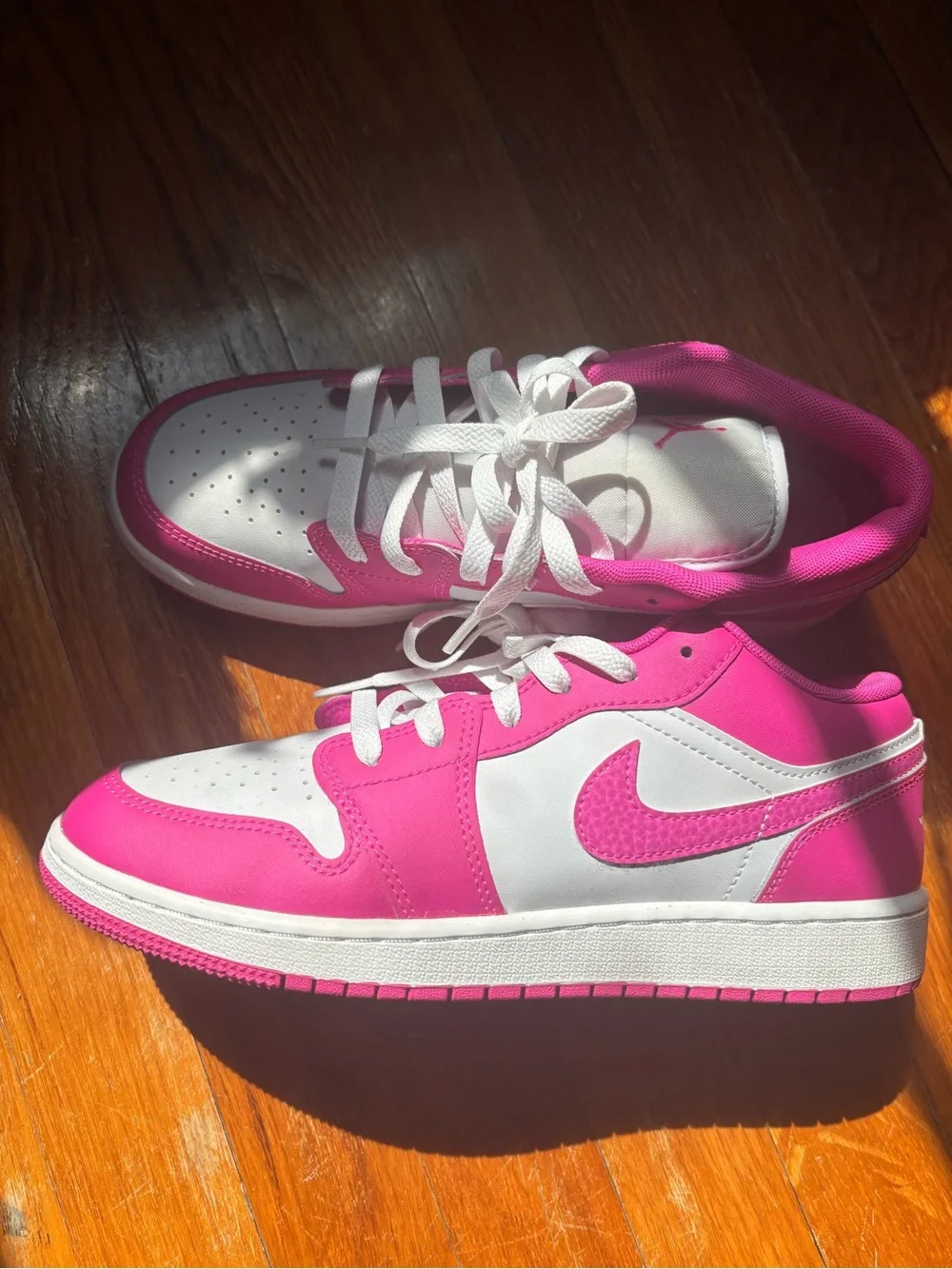 Nike Kids White and Hot Pink Low-Top Sneakers